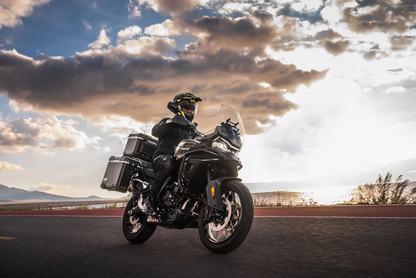 CFMoto 700MT, en situation