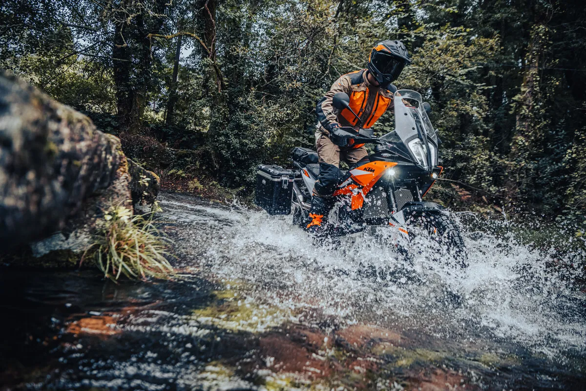 KTM 890 Adventure, en situation