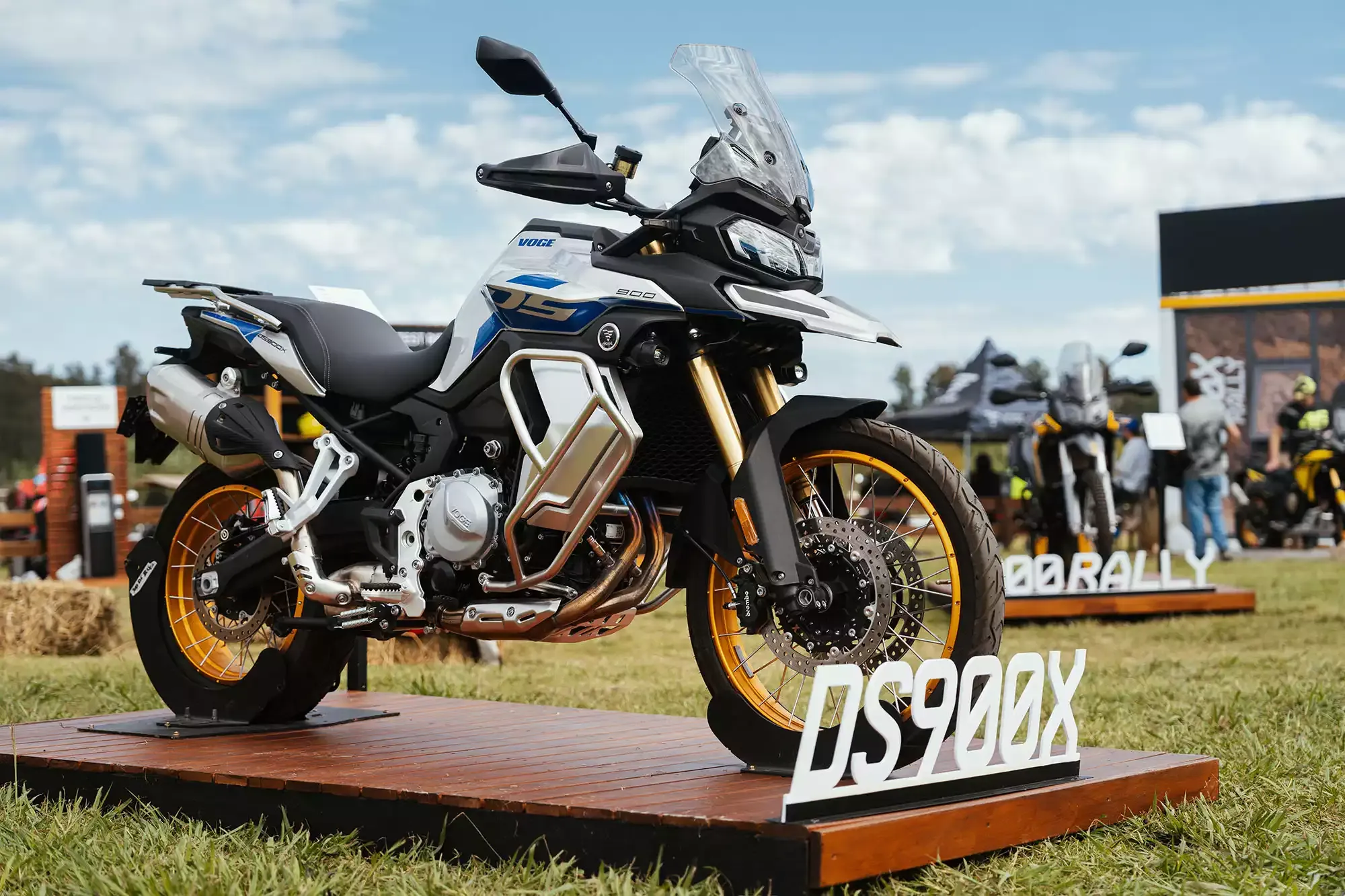 Voge 900DSX, vue officielle