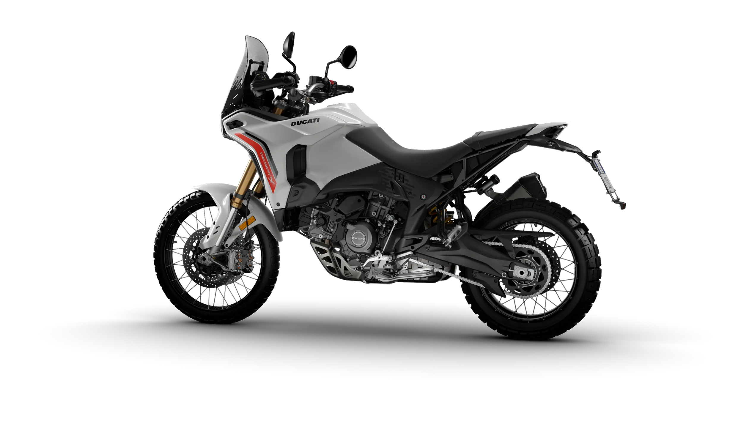 Ducati DesertX V2 vue de trois-quarts sur fond clair