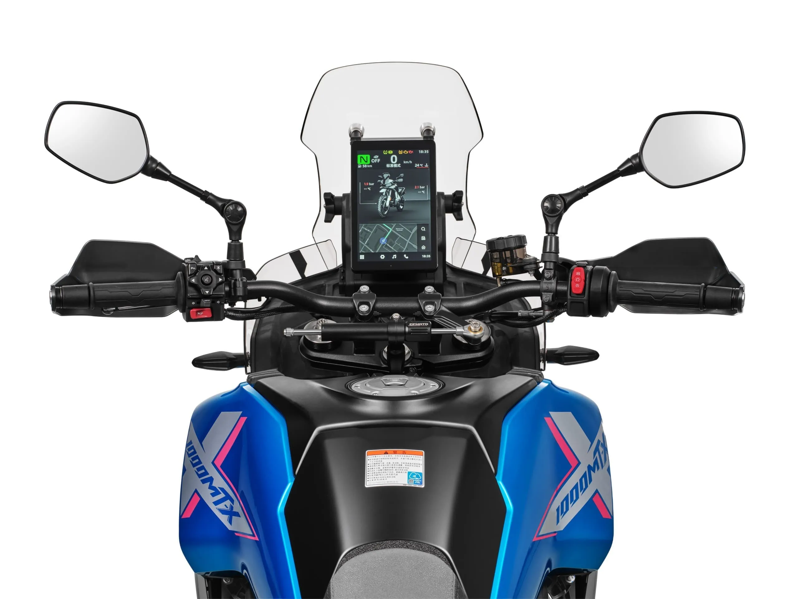 Poste de pilotage de la CFMoto 1000MT-X — guidon, écran, protège-mains et rétroviseurs